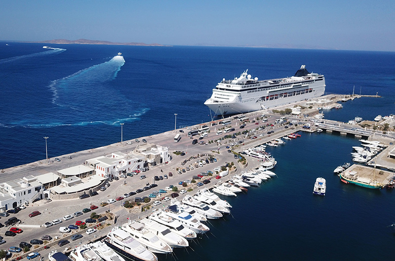 mykonos-port-cruise-ship-docking-tourlos mykonos-port-cruise-ship-docking-tourlos