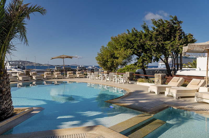 makis-place-tourlos-hotel-near-mykonos-new-port